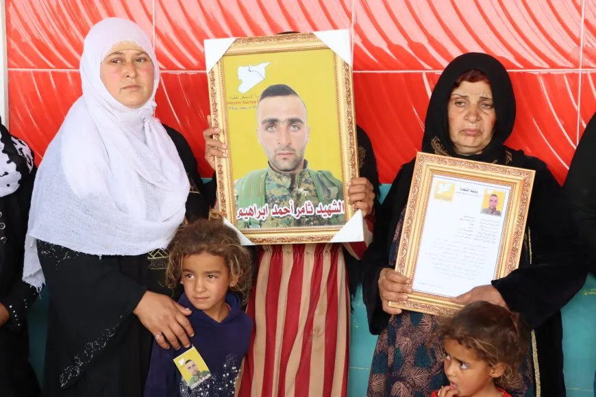 رسائل للوحدة في مراسم الشهيدين دلبرين آمد ودمهات قامشلو