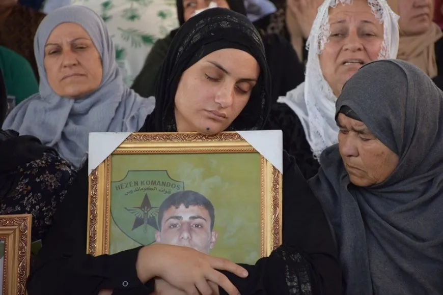 أهالي مقاطعة قامشلو يقدمون واجب العزاء لشهداء ديرك