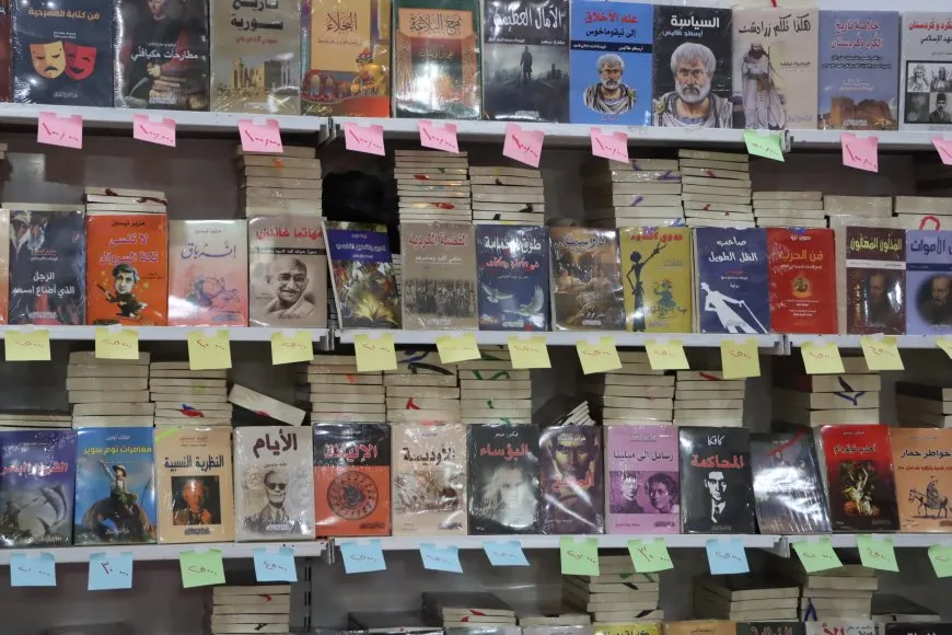 معرض الكتاب.. أسعار مرتفعة والجهات المنظمة تسعى إلى دعم القرّاء