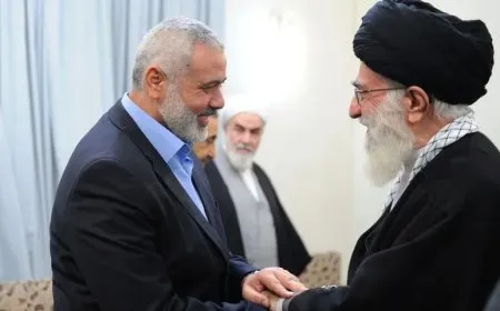 إسماعيل هنية يلتقي بالمرشد الإيراني في طهران