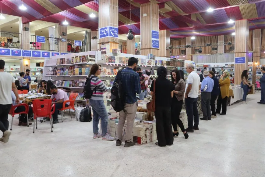 بين إشادة ونقد وآمال ومقترحات.. ما الذي ميّز معرض الكتاب هذا العام؟