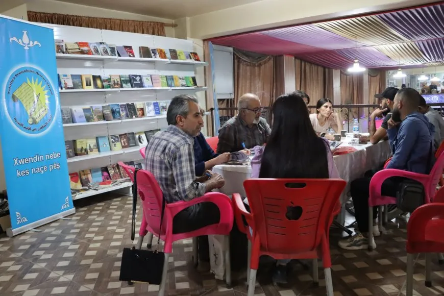 بين إشادة ونقد وآمال ومقترحات.. ما الذي ميّز معرض الكتاب هذا العام؟