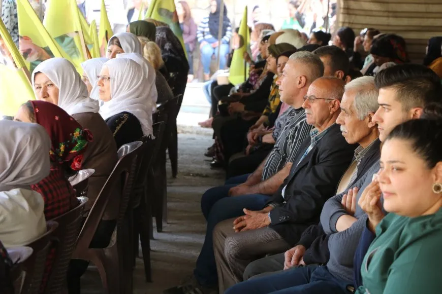 تجديد العهد على تحرير القائد عبد الله أوجلان في فعاليات اليوم الثاني لخيمة الاعتصام