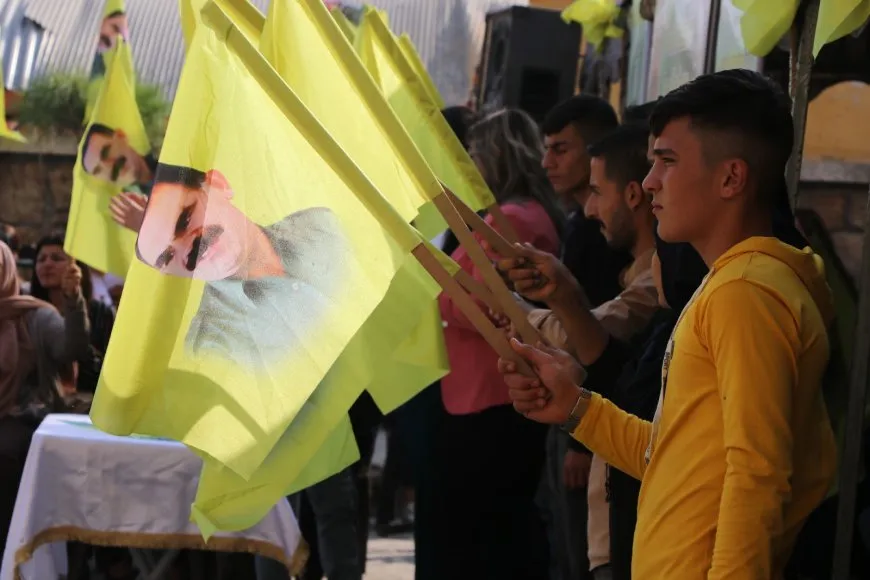 تجديد العهد على تحرير القائد عبد الله أوجلان في فعاليات اليوم الثاني لخيمة الاعتصام