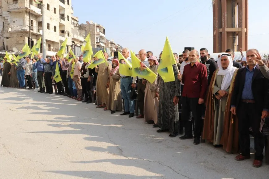 تجديد العهد على تحرير القائد عبد الله أوجلان في فعاليات اليوم الثاني لخيمة الاعتصام
