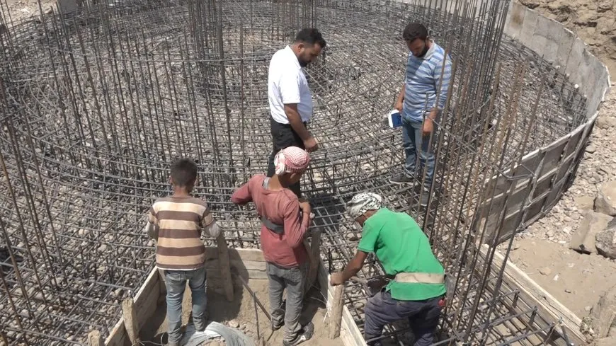 ما هي المشاريع الخدمية التي أنجزت في دير الزور خلال عام 2023؟