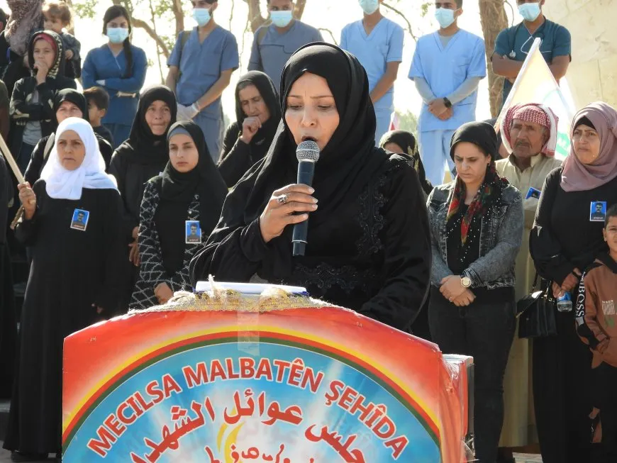 أهالي الطبقة يشيّعون جثمان عضو قوى الأمن الداخلي فاروق الصالح