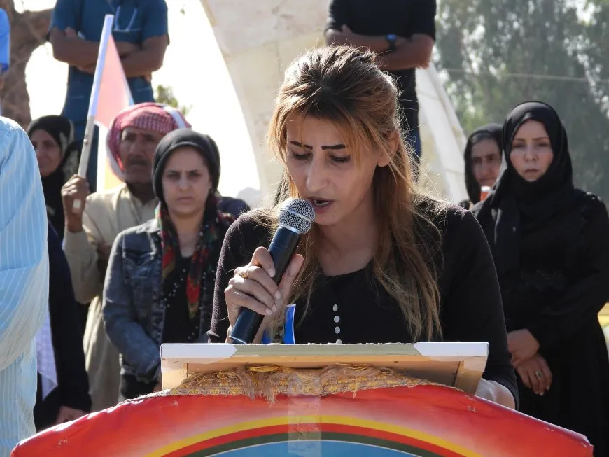 أهالي الطبقة يشيّعون جثمان عضو قوى الأمن الداخلي فاروق الصالح