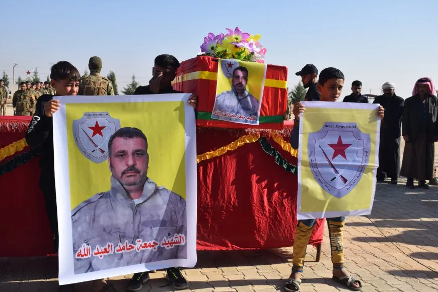 أهالي الشدادي يشيّعون جثمان عضو قوات الحماية الذاتية جمعة العبد الله