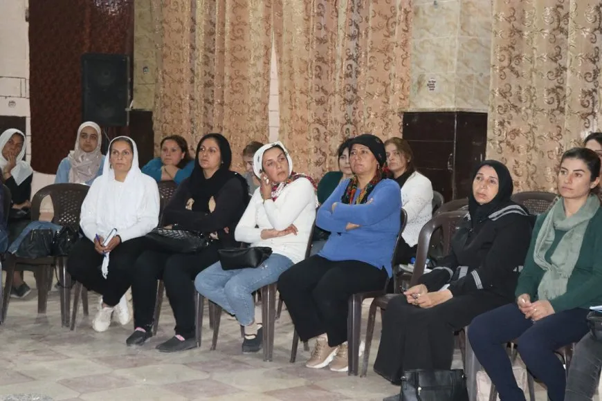 مركز جنولوجيا يناقش الاقتصاد الكومينالي