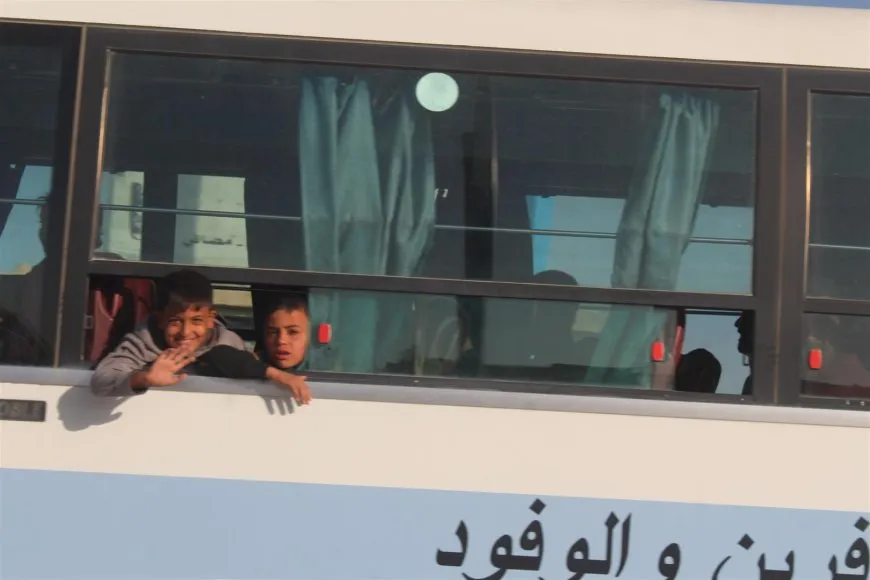 رحلة جديدة للاجئين العراقيين تغادر مخيم الهول