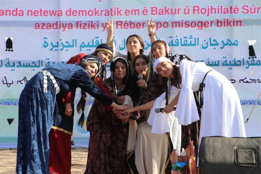 التناغم وامتزاج الثقافات أضفى طابعاً جميلاً على مهرجان الأمة الديمقراطية
