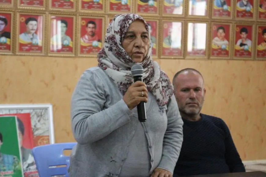 اجتماع لعوائل الشهداء في كوباني ضمن الحملة العالمية لحرية القائد