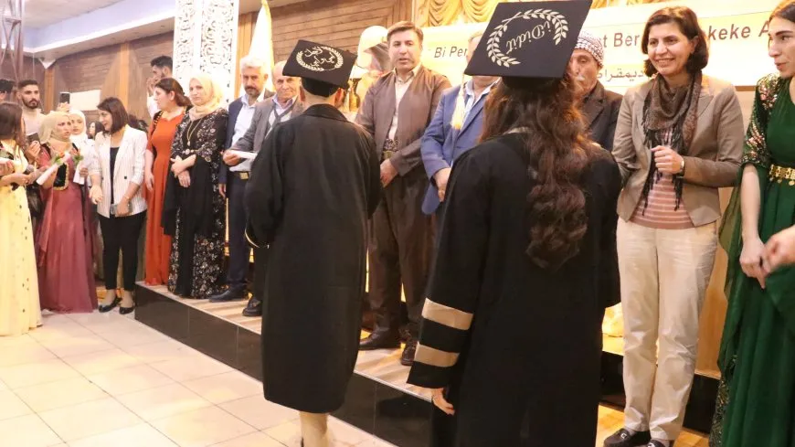 تخريج الدفعة الأولى من طلبة معهد إعداد المدرسين