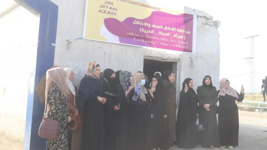 مئات النساء في شمال وشرق سوريا ينضممن إلى فعاليات حملة 25 تشرين الثاني