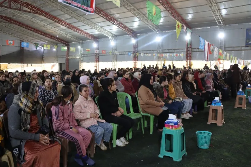 تقديم واجب العزاء لذوي الشهيدة جاندا شيخموس