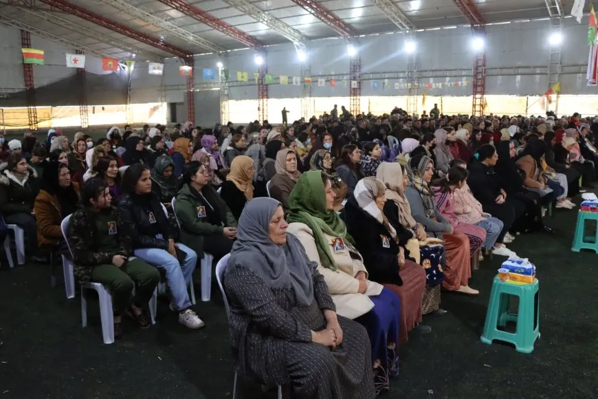 تقديم واجب العزاء لذوي الشهيدة جاندا شيخموس