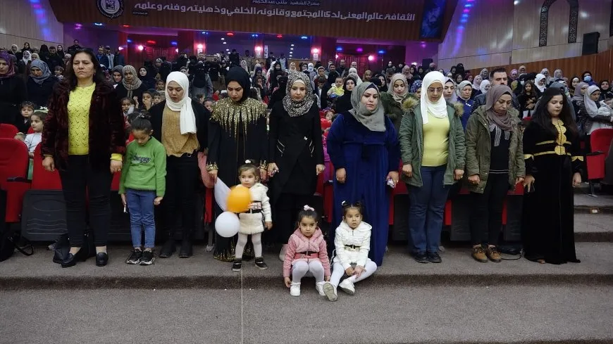 عروض مسرحية وغنائية وتوزيع هدايا بمناسبة يوم الطفل العالمي