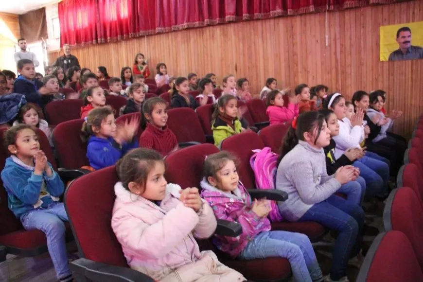 أطفال منبج يحتفلون بمناسبة يوم الطفل العالمي
