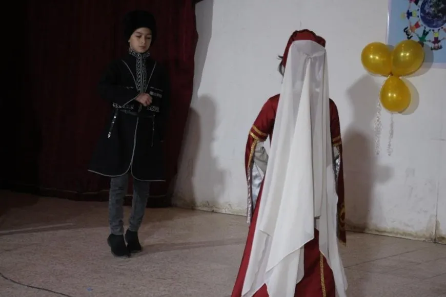 أطفال منبج يحتفلون بمناسبة يوم الطفل العالمي