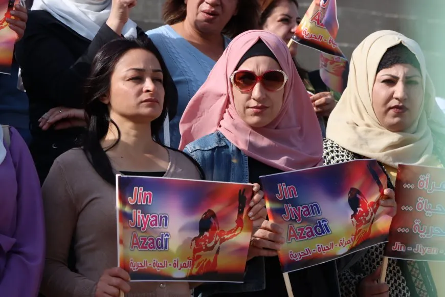 معاني مفردات شعار "ضد كافة أشكال العنف والاحتلال، المرأة الحياة الحرية"