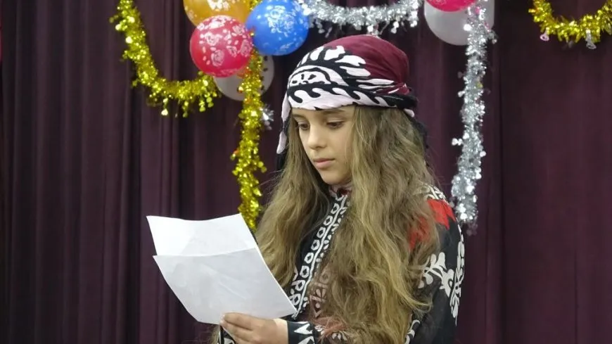 أطفال مدينة الرقة يحتفلون بيوم الطفل العالمي