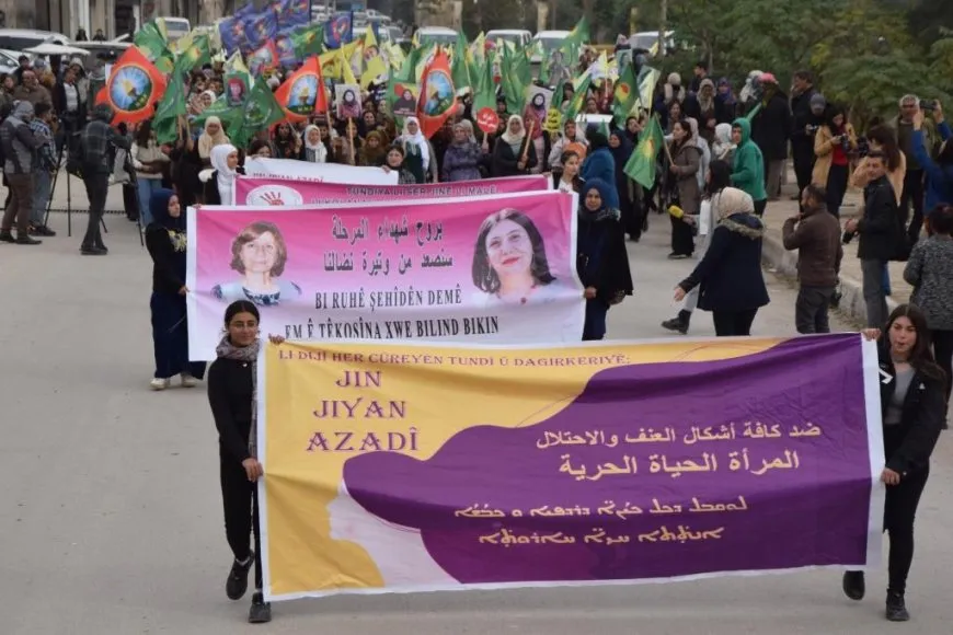 حشود غفيرة تنادي بحرية المرأة في اليوم العالمي لمناهضة العنف