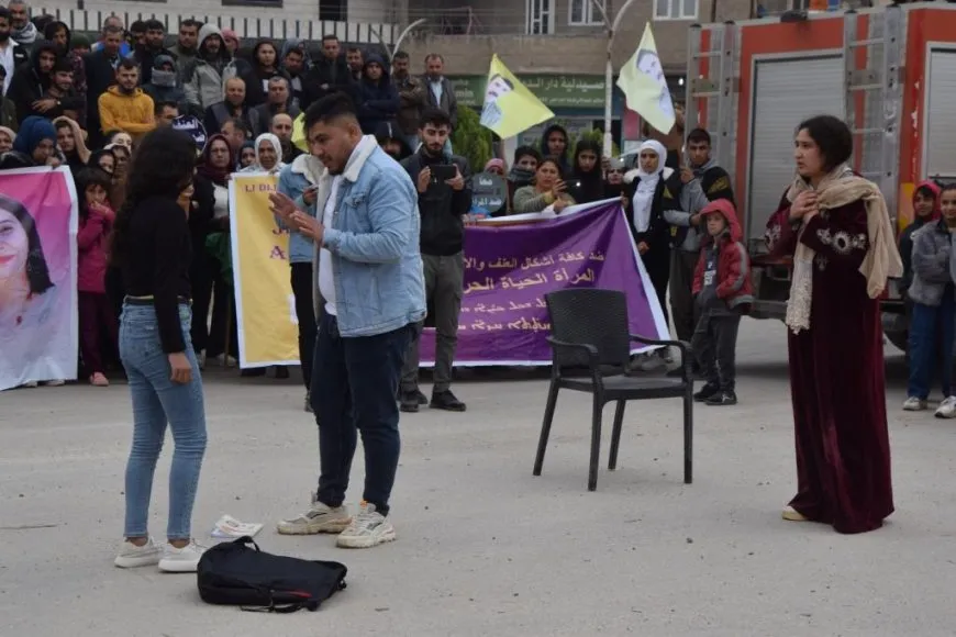 حشود غفيرة تنادي بحرية المرأة في اليوم العالمي لمناهضة العنف