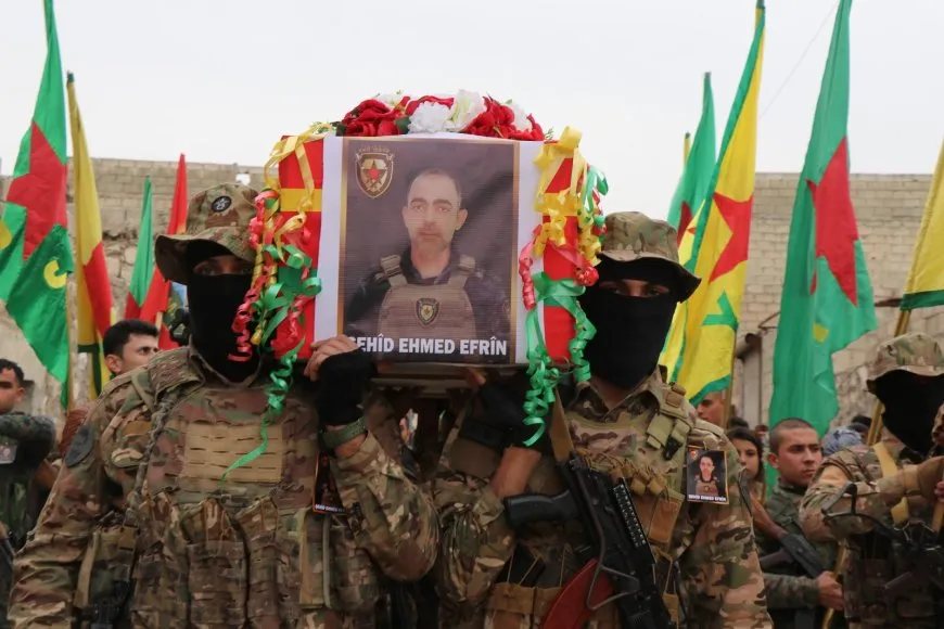 أهالي حلب يشيّعون جثمان مقاتل YAT الشهيد أحمد عفرين