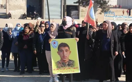 رفاقه وأهالي مدينته عاهدوه بمواصلة ما بدأه