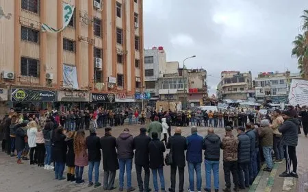 "الثورة هي الحل الوحيد لاقتلاع أي نظام ديكتاتوري مستبد"