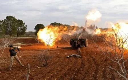 مقتل وإصابة نحو 80 شخصاً بقصف صاروخي ومدفعي على إدلب وحلب
