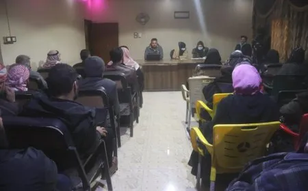 لجنة المرأة تطلع أهالي دير الزور على بنود العقد الاجتماعي الجديد