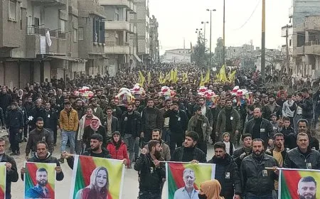بحشود غفيرة انطلاق مراسم تشييع شهداء القصف التركي في قامشلو