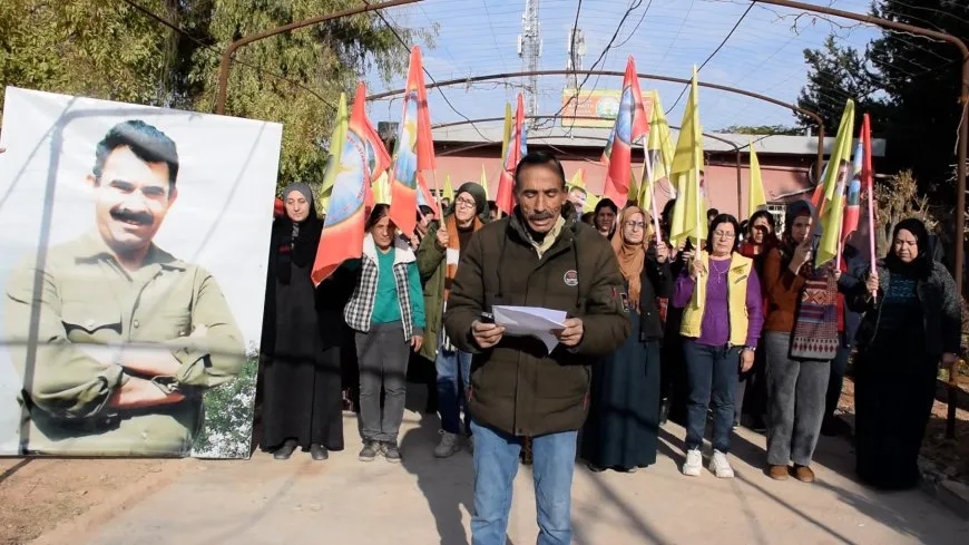 مجالس عوائل الشهداء تدعو الشعب للخروج إلى الساحات حتى الكشف عن وضع القائد