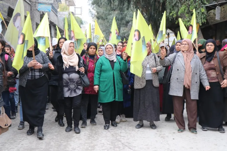 "نحن اليوم مدينون للقائد ومن حقنا معرفة وضعه الصحي"