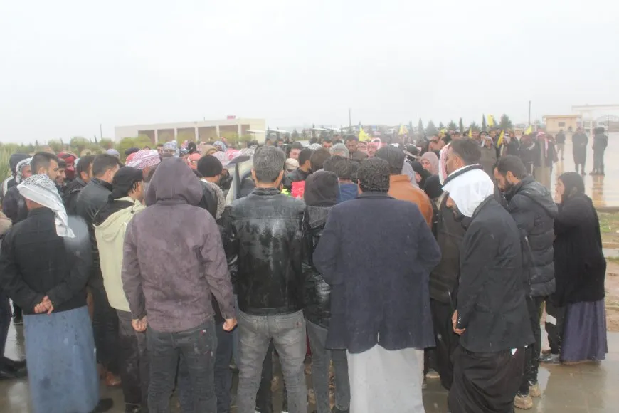 تشييع جثمان مقاتل لقسد في ناحية تل حميس 