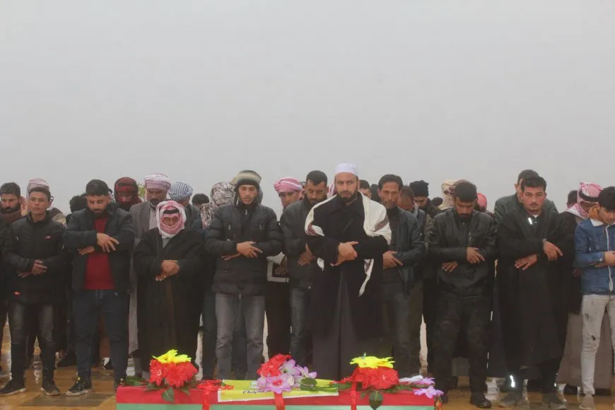 تشييع جثمان مقاتل لقسد في ناحية تل حميس 