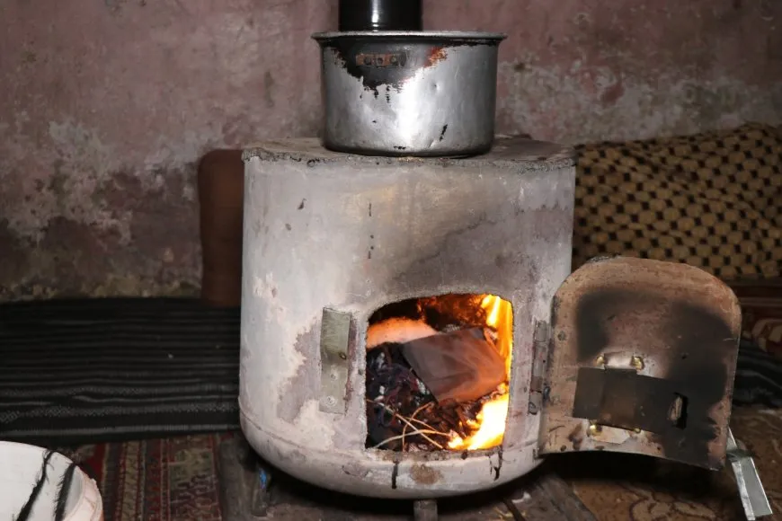 حصار دمشق يجبر الأهالي إلى اللجوء لوسائل بديلة للتدفئة