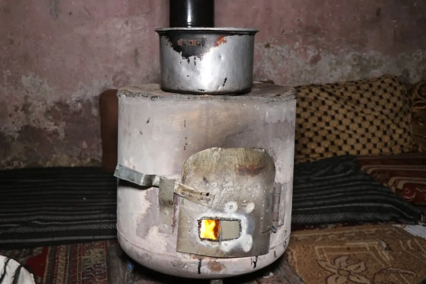حصار دمشق يجبر الأهالي إلى اللجوء لوسائل بديلة للتدفئة