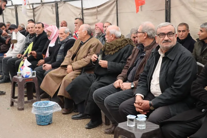 أهالي قامشلو يقدمون واجب العزاء لذوي الشهيد جيا قامشلو