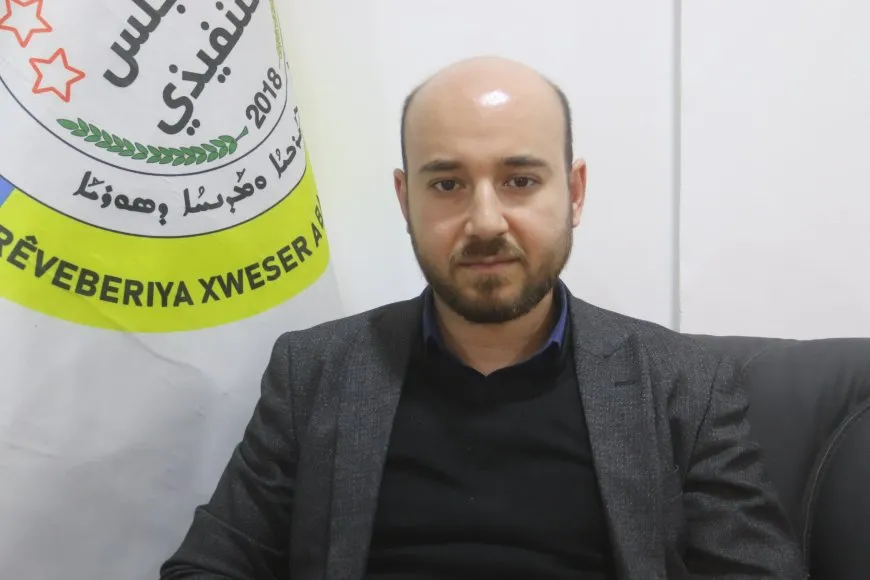 مسؤول في الإدارة الذاتية يكشف عن خطوة ما بعد اعتماد العقد الاجتماعي