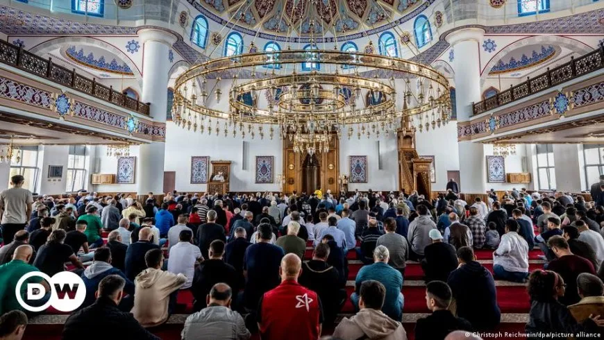 ألمانيا تعلن إيقاف قبول أئمة مساجد ترسلهم تركيا