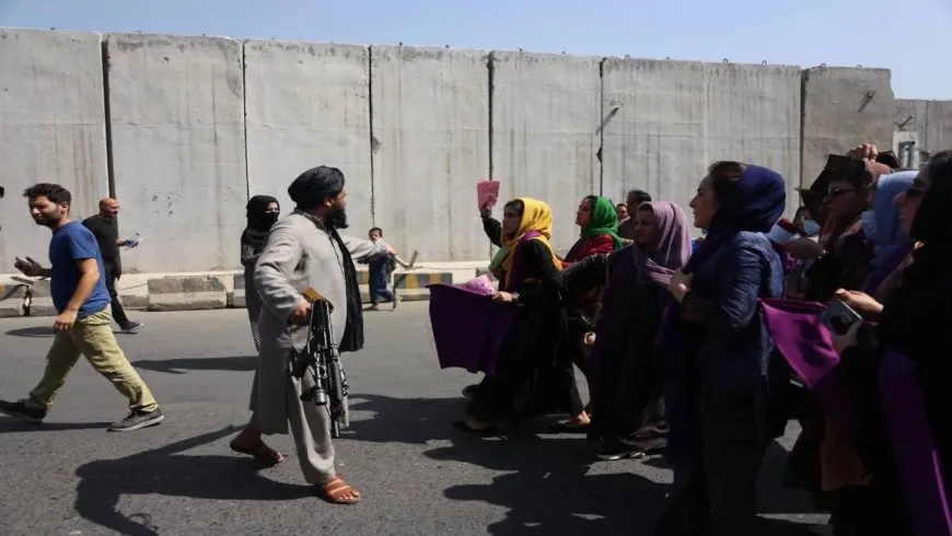 أفغانستان.. الضغوطات تتزايد على النساء وتحذيرات من دفعهن نحو الموت