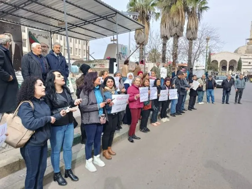 أهالي السويداء يطالبون بسوريا علمانية مدنية ديمقراطية 