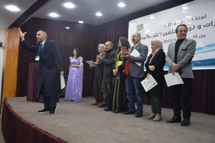 تكريم الفنانين التشكيليين المشاركين بملتقى "فرات ولون 2"