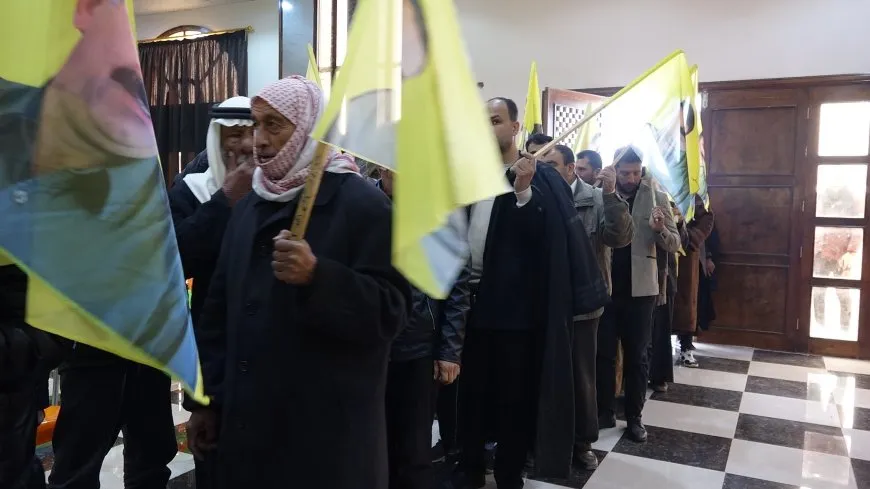 أهالي الطبقة يختتمون بالإصرار على تحقيق الحرية الجسدية للقائد