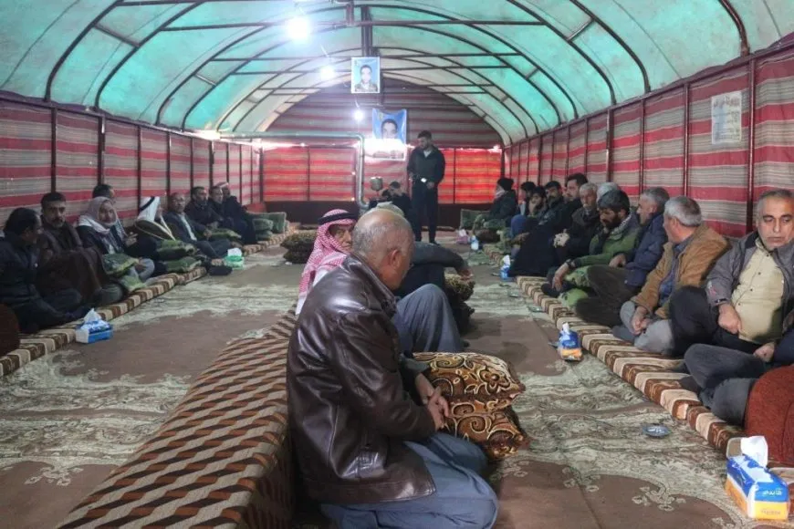 أهالي مقاطعة الفرات يقدمون العزاء لذوي الشهيد محمد‏ ‏