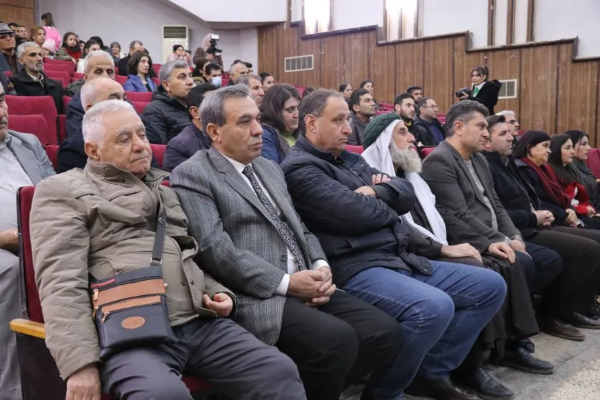 مناقشة الجوانب الفلسفية والأدبية والفنية لدى القائد عبد الله أوجلان خلال محاضرة