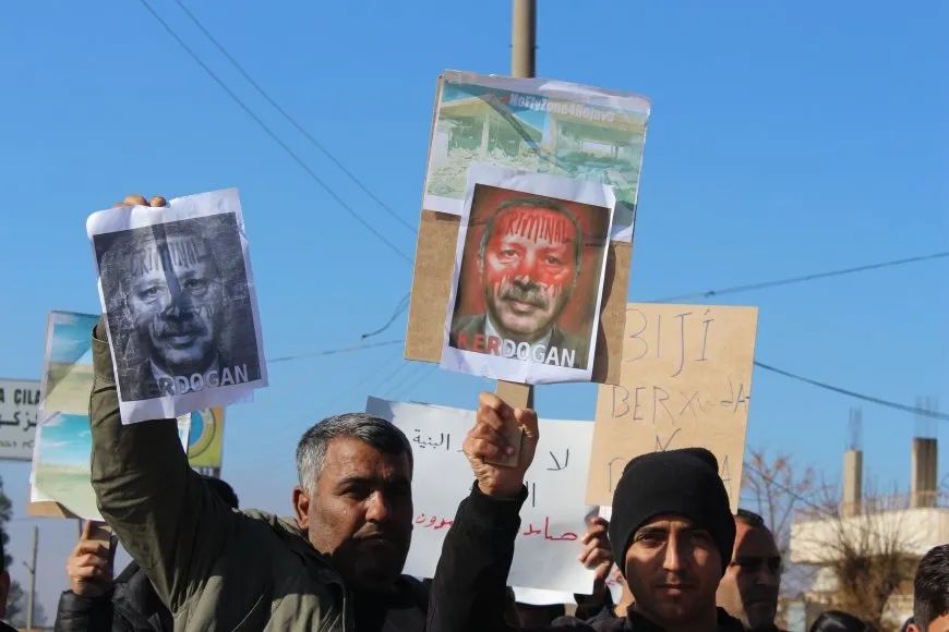 غضب شعبي واسع وتنديد بهجمات الاحتلال التركي على المنطقة 